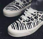 vans mixed media - Image 2